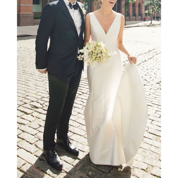 Carolina Herrera Hazel Wedding dress - Picture 4 of 11